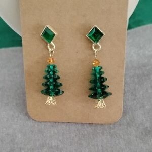 Hand Crafted Elegant Green and Gold Christmas Tree Earrings